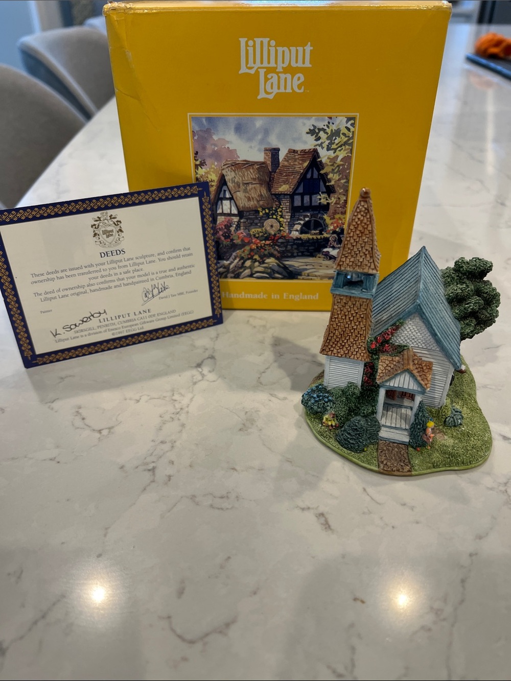 Lilliput Lane “Seek and Find”Handcrafted Collectible Cottage
